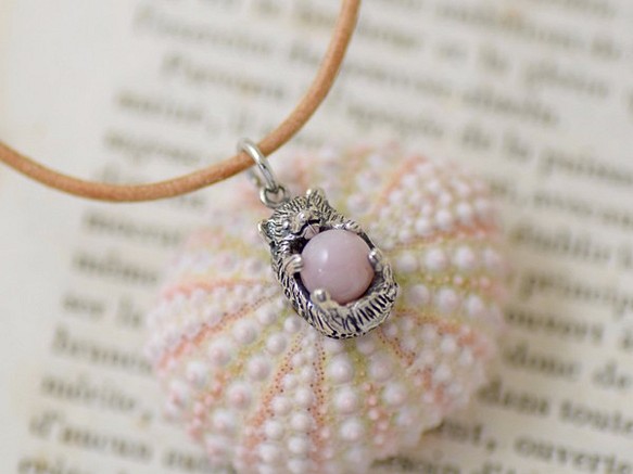 Hedgehog ball pendant pink Opal leather cord necklace 第1張的照片