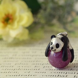 Panda ball pendant Ruby leather cord necklace 第1張的照片