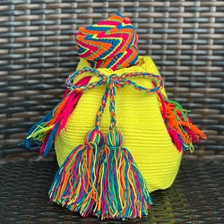 コロンビア発Wayuu バッグ　単色シリーズ　ミニサイズ　イエロー 1枚目の画像