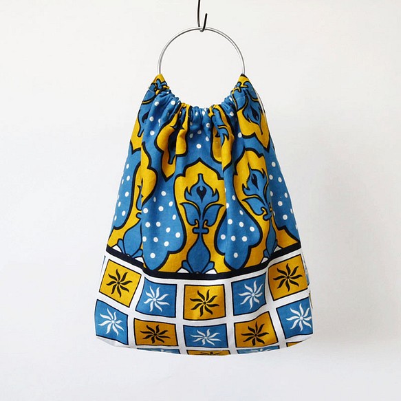 アフリカ布のリングハンドルバッグ（カンガバッグ）大人可愛い お洒落 1枚目の画像