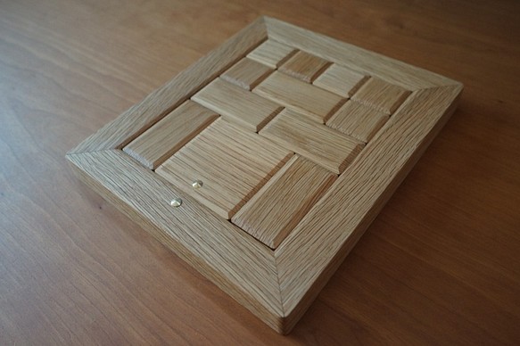 木のパズル『箱入り娘』：ホワイトオーク無垢材 1枚目の画像