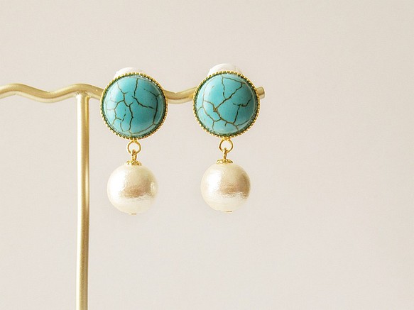 Stabilized turquoise cabochon and cotton pearl, clip on earr 第1張的照片