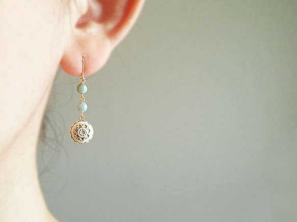 翡翠 Jadeite, antique style, hook earrings 第1張的照片