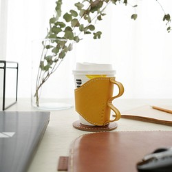 レザーカップ コーヒーカップホルダー 持ち手が握りやすい  　おうち や オフィス でもリッチな カフェタイムを 1枚目の画像