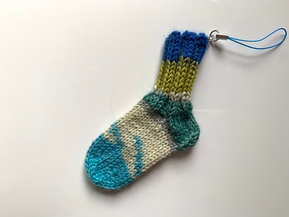手編みの靴下　ストラップ　送料無料 1枚目の画像