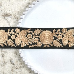 G19　インド刺繍リボン　ブラック　ベージュ フラワー　花柄 1枚目の画像