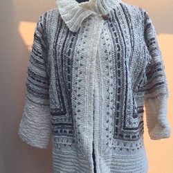 手紡ぎ糸で編んだジャケット 1枚目の画像