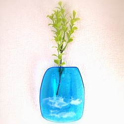 青空デザイン　ガラス製壁掛け花瓶　花入れ　ターコイズブルー　花器　2021夏 1枚目の画像