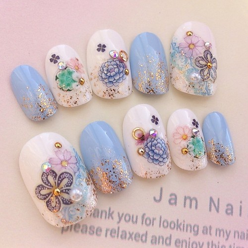 振袖 色打掛にオススメ 青と水色と白の和柄のネイルチップ 146 ネイルチップ ネイルシール Jam Nail 通販 Creema クリーマ ハンドメイド 手作り クラフト作品の販売サイト