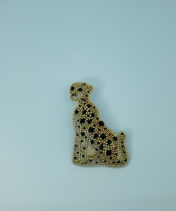 ゴールデンヒョウビーズブローチアクセサリー / 7.00 cm x 5.00 cm