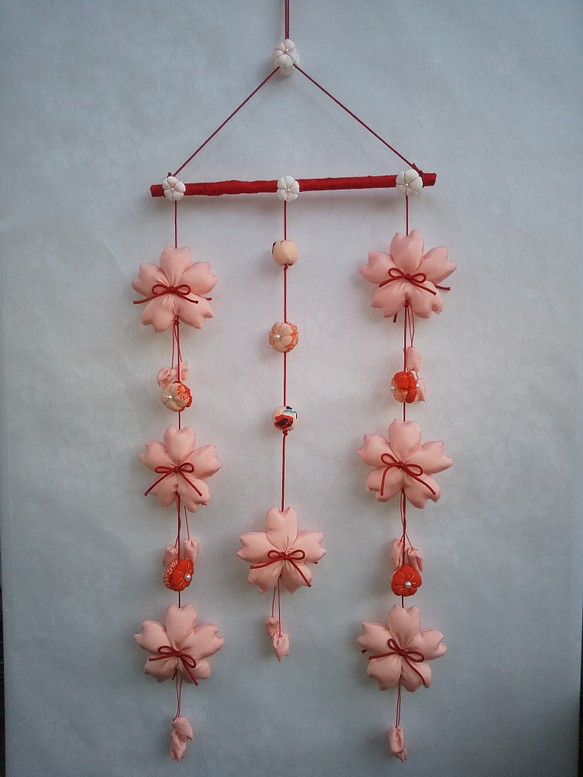 桜の吊し飾り  着物リメイク 1枚目の画像