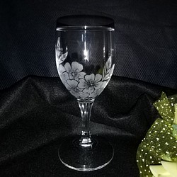 グラスリッツェン　日日草のワイングラス 1枚目の画像