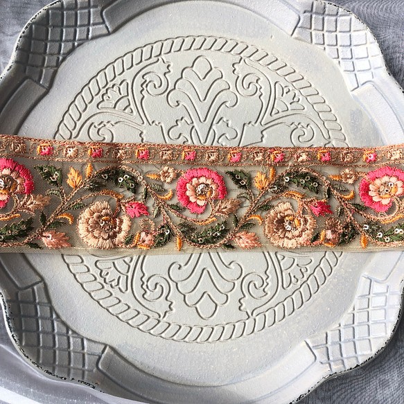 【50cm】6.5cm幅 インド 刺繍リボン チュールリボン  トリム ハンドメイド素材 花柄 ブラウン ピンク 1枚目の画像