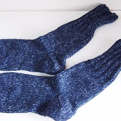 あったか手編み靴下 段染め　メリノウール　紺色系　24-26 1枚目の画像