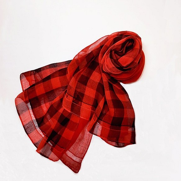 秋に映えるカッパ―レッドの大判チェックストール～コットンシルク素材のガーゼ織が優しい感触 1枚目の画像