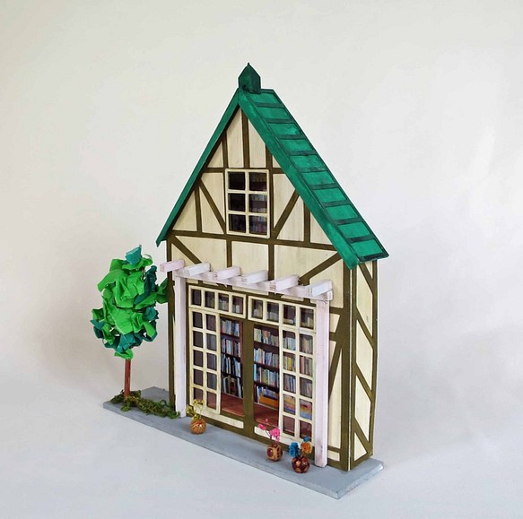 「昭和ロマン」森の図書室　完成モデル　ジオラマ　ミニチュア　 1枚目の画像