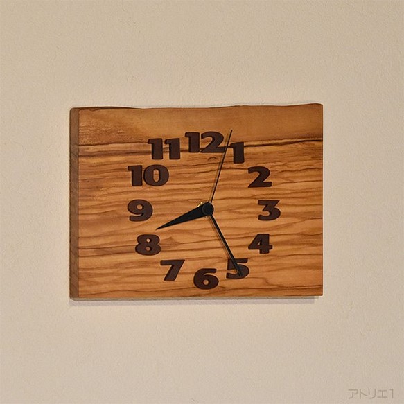 「送料無料」オリーブのコンパクトな掛け時計【クオーツ時計】 1枚目の画像