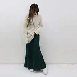 送料無料日本製予約商品きれいめにもカジュアルにもさまになるウール混プリーツニットスカート 1枚目の画像