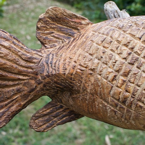 アリゲーターガー チェーンソーアート作品 木彫り 彫刻 魚 彫刻 彫哲 