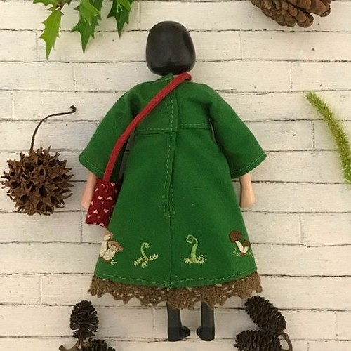 木の着せ替え人形 森の女の子 人形 絵本の森人形店 通販 Creema クリーマ ハンドメイド 手作り クラフト作品の販売サイト