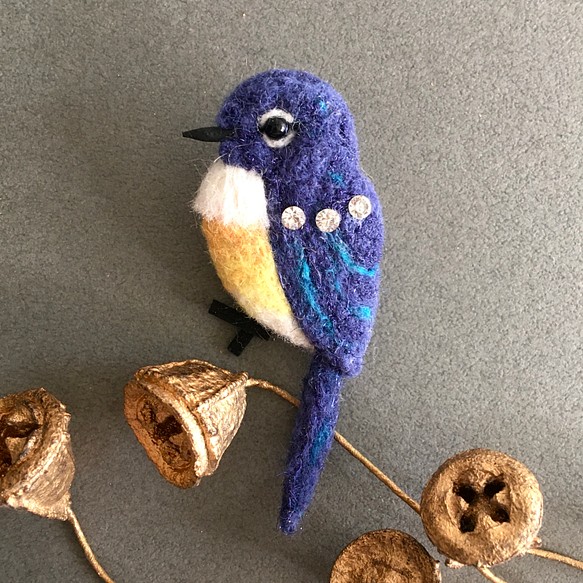 羊毛フェルト　青い鳥のブローチ