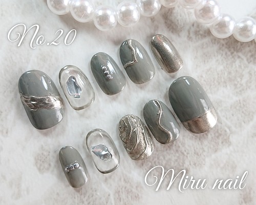 シルバーグレーニュアンスネイル ネイルチップ（つけ爪） Miru nail