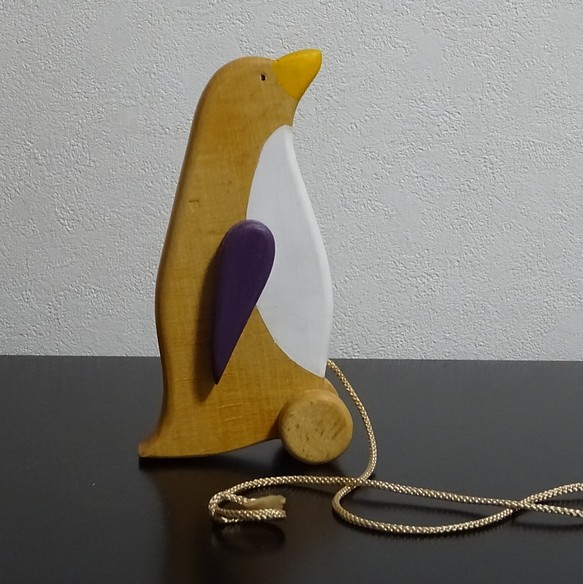 コロコロおもちゃ　幼児向け玩具　ペンギン　木製 1枚目の画像