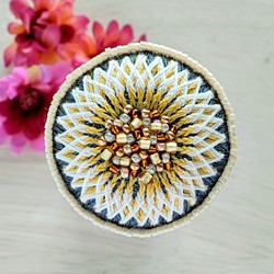 刺繍ビーズブローチ」 のおすすめ人気通販 検索結果｜Creema(クリーマ