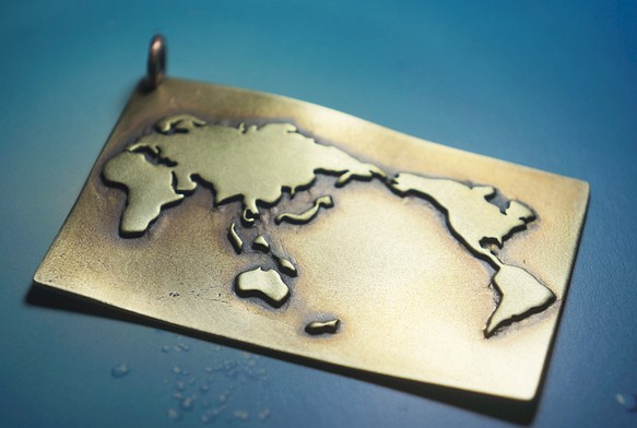 77％以上節約 保存版 世界地図のペンダントトップ
