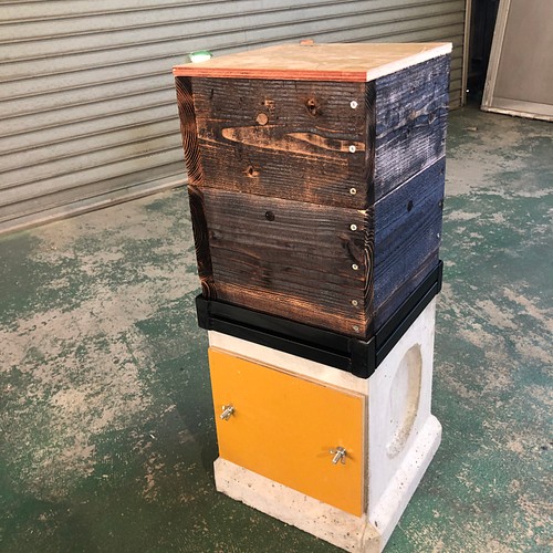日本蜜蜂 重箱用巣箱台 コンクリート桝 ハウス・小屋 まめしば 通販 