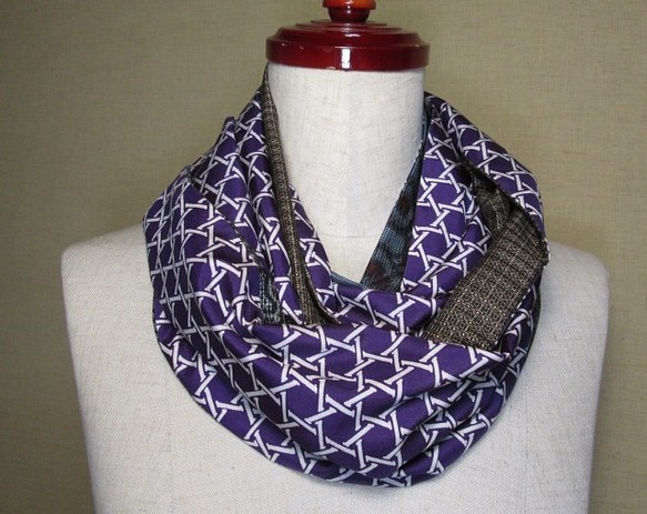 着物リメイク　３重巻出来る紫の染大島紬で作ったロングスヌード 1枚目の画像