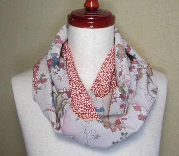 着物リメイク　時代人物風景模様と赤い江戸小紋の正絹スヌード 1枚目の画像