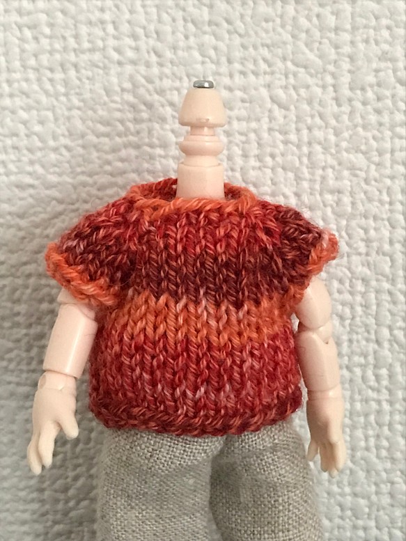オビツ11さくらんぼ色の手編みのセーター 1枚目の画像