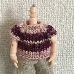 オビツ11ピンクの手編みのセーター 1枚目の画像
