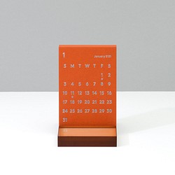 ’CLARA' Desk Calendar 2021 Orange 卓上カレンダー 1枚目の画像
