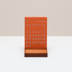 CLARA Desk Calendar 2022 Orange｜卓上カレンダー 1枚目の画像