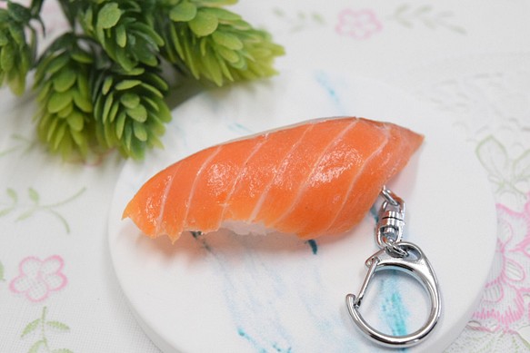 食品サンプル サーモン握り寿司 キーホルダー 1枚目の画像