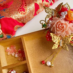 純手工玫瑰蝴蝶頭飾 新娘頭飾 和服髮式 第1張的照片