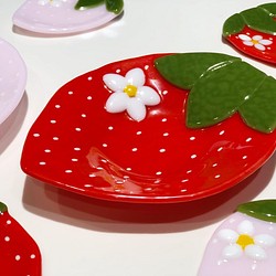 可愛いイチゴのお皿（赤、ピンク） 1枚目の画像