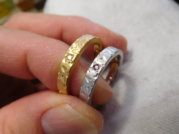 鍛造 結婚指輪 プラチナ1000 純金 純プラチナ k24 桜 槌目 平打ち リング 幅3.5mm