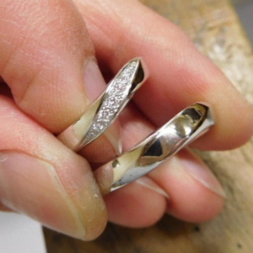 鍛造 結婚指輪 プラチナ pt900 ウェーブ メビウス リング 幅3.5mm 女性 ...