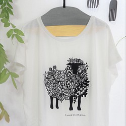 ヒツジTシャツ　[レディース］　夏の白いTシャツ　[フリー・ドルマンタイプ] 1枚目の画像