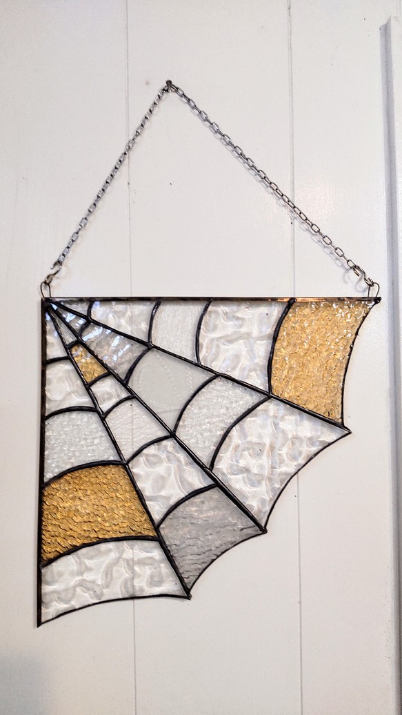 ハロウィンの壁掛けステンドグラスパネル 蜘蛛の巣