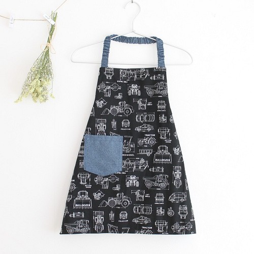 1 130 シンプルでカッコいいｎｙ柄の子供エプロン 子供服 Kana Apron 通販 Creema クリーマ ハンドメイド 手作り クラフト作品の販売サイト