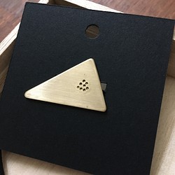 ミニ三角ヘアゴム(丸粒刻印入) 1枚目の画像