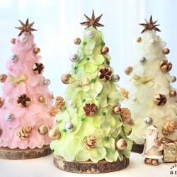 Creema限定クリスマス2021　紫陽花のかわいい卓上サイズクリスマスツリー　グリーン　ピンク　ホワイト 1枚目の画像