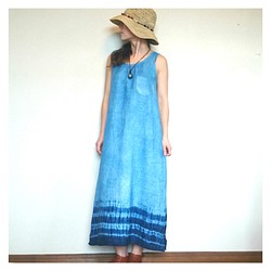【送料無料】藍染め凪の海リネン100%ノースリーブロングワンピース/裾絞り染め 1枚目の画像