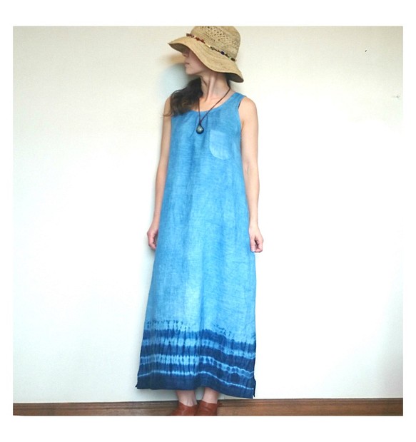 【送料無料】藍染め凪の海リネン100%ノースリーブロングワンピース/裾絞り染め 1枚目の画像