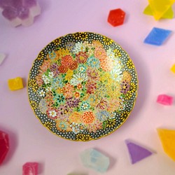花詰紋の豆皿◇雅な菊尽くしに金彩とプラチナ彩が映える 1枚目の画像