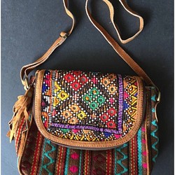 カラフルなエスニック刺繡ベルトサイドバッグ 1枚目の画像